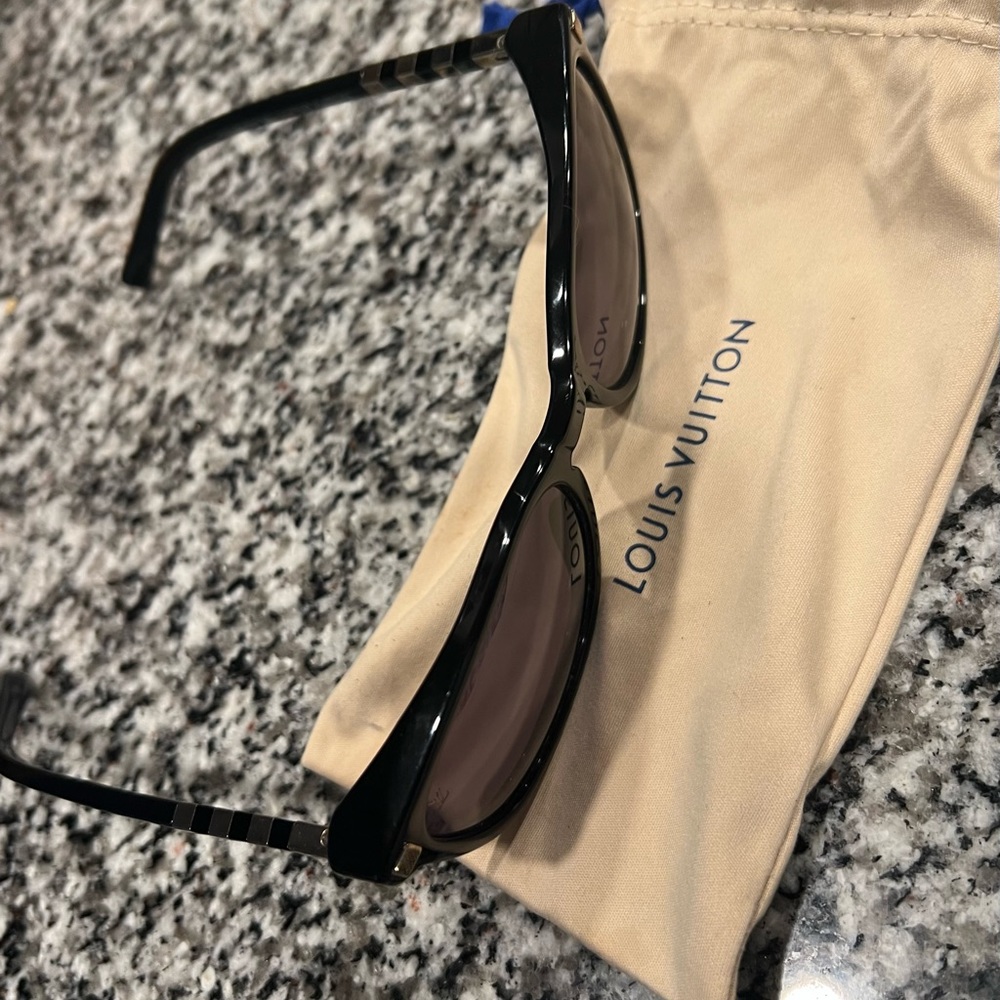 Authentic Louis Vuitton Conviction Sunglasses